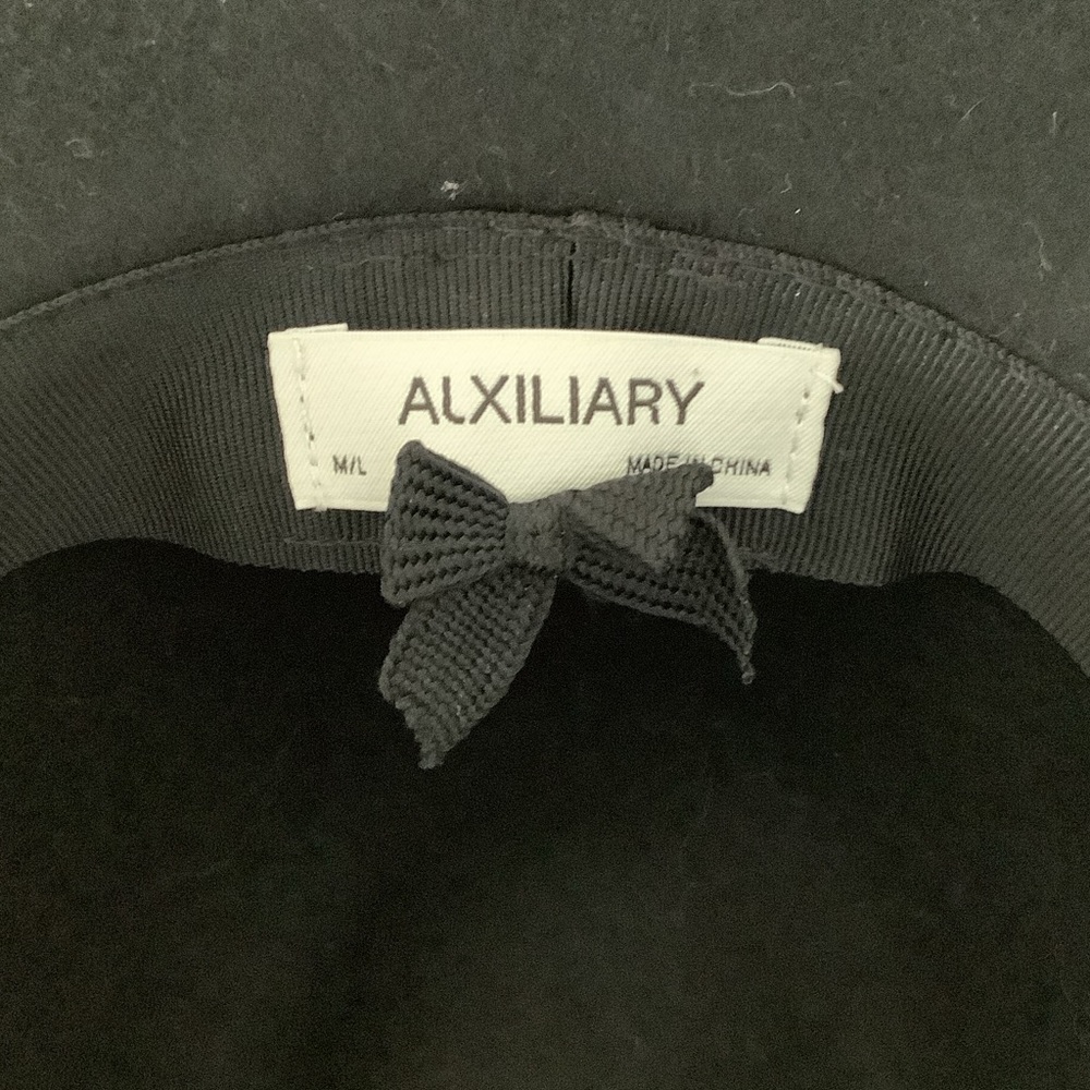 ARITZIA||Auxiliary Wool Hat. M/L - Picture 3 of 9